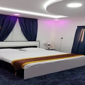 Oyo 574 Edraj Furnished Units 2 فندق